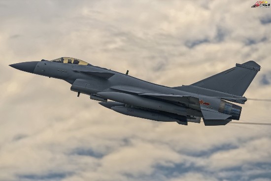 美媒：F15对抗歼10战机已无优势 军方正计划升级