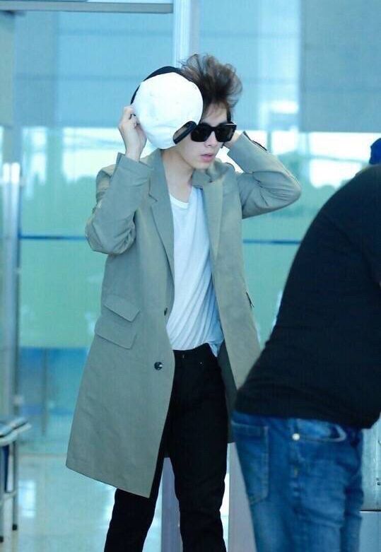 一定是因为太帅了!鹿?张艺兴边伯贤 男星中的