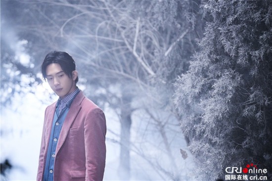 《美女与野兽》MV上线 井柏然诠释高贵典雅王