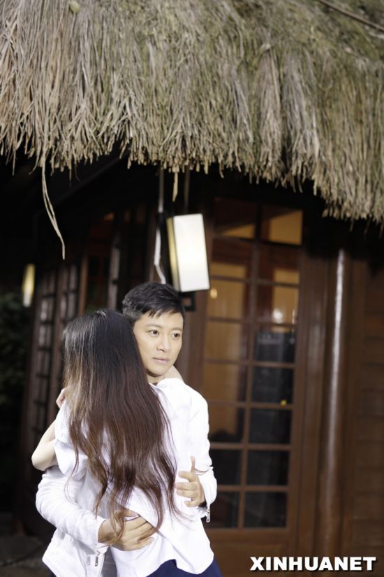 罗中旭钦点叶梓萱助演 《梅子青时》MV唯美首