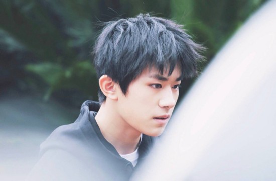 一定是因为太帅了!鹿晗张艺兴边伯贤 男星中的