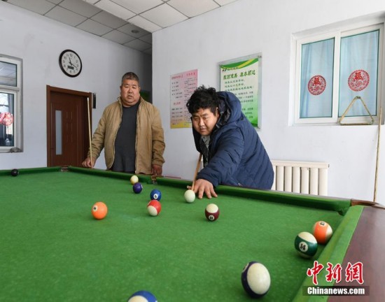 儿子应聘因胖遭拒 700斤父子千里减肥