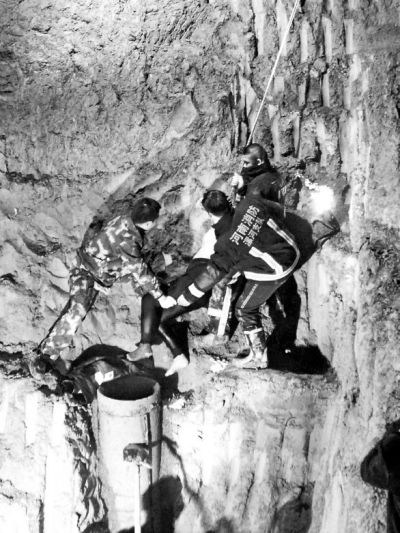 漯河临?坠井事件频发 不到20天两次深井大营救