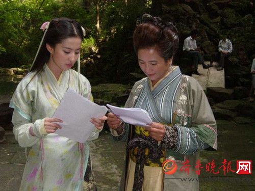 《仙剑奇侠传》拍摄花絮流出 灵儿阿奴有爱互