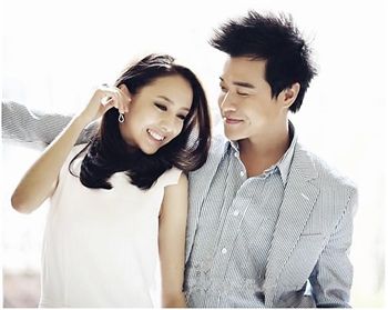 曝佟丽娅陈思成已离婚 两人昔日恩爱照大回顾