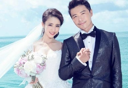 佟丽娅摘婚戒疑与陈思诚离婚 娱圈又将多一位单身妈妈