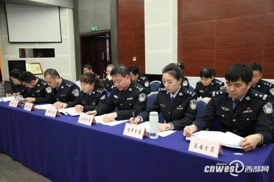 西安出入境新举措:办护照及港澳台通行证仅需