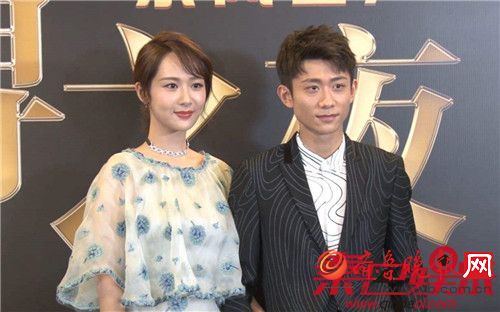 张一山小时候照片曝光萌爆了!从小就痞帅痞帅