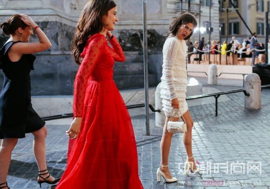 优雅女人离不开长裙，多少件都不够穿！
