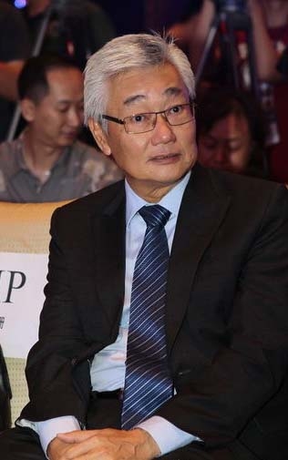 郑爽吴亦凡刘诗诗父母曝光 明星颜值高全靠基