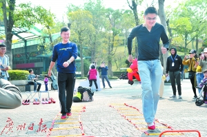 穿上高跟鞋 体验女神节