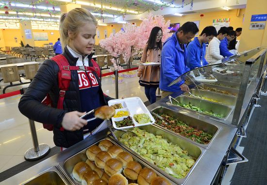 海洋馆里的异国美人鱼
