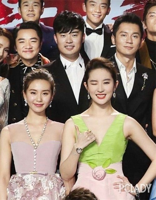 女明星同框套路深 够白才是稳赢杀手锏