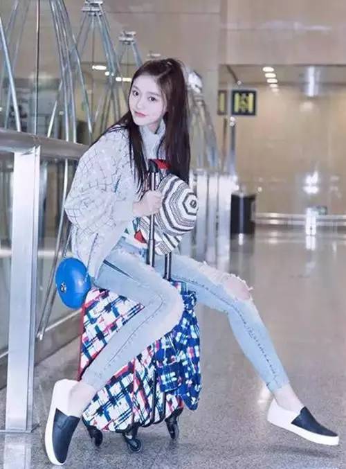 明星真假机场照大对比 谁美的依旧谁身材崩塌
