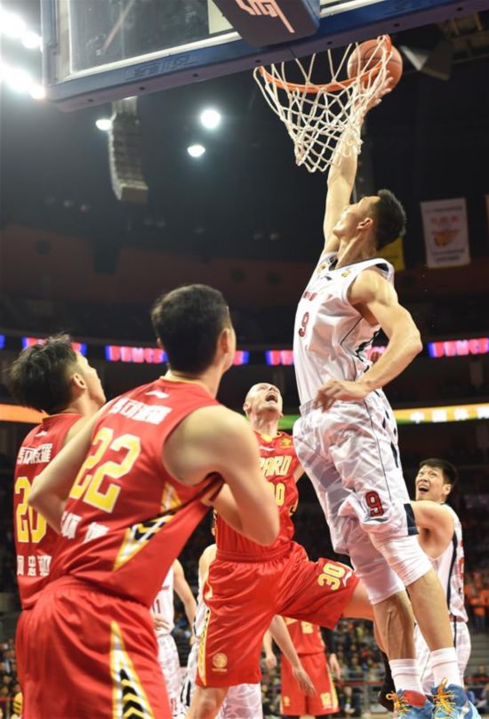 （體育）（8）籃球——CBA半決賽第二場：廣東東莞銀行勝深圳馬可波羅