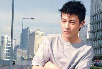 陈冠希近照公开 陈冠希艳照门后现状如何 盘点那些不作不会死自毁前程