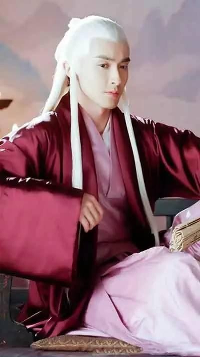 从中戏之耻到如今的东华帝君 高伟光竟然经历了这么多心酸！现实就是个傻白甜大叔