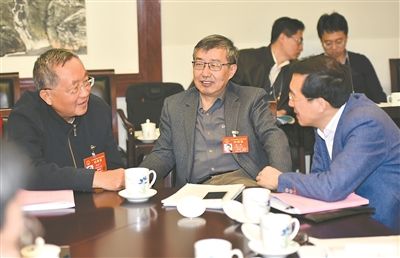 江苏全国人大代表共提出议案建议348件 件件连