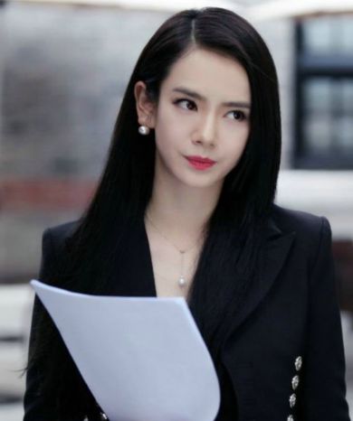 戚薇沉迷马桶自拍 一言不合就晒马桶照自拍网