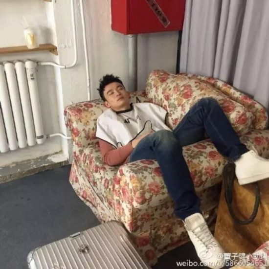 震惊!助理揭黑!娱乐圈又一位小鲜肉人设崩塌!哈