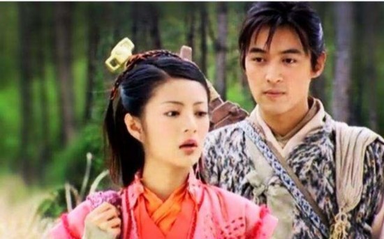 36岁安以轩宣布结婚 男方苦追810天终获美人