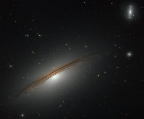 ��ϵUGC 12591����ͼƬ��Դ��ESA/Hubble & NASA ��