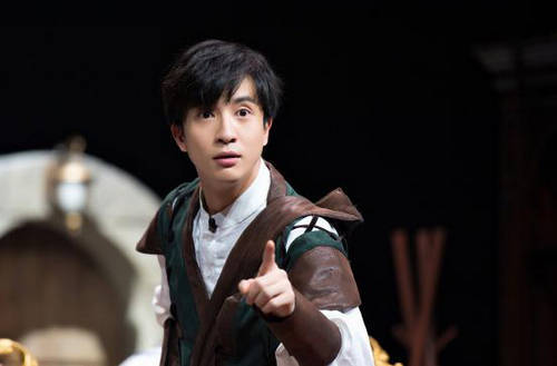 《明星大侦探2》薛之谦“毁容级演技”上线