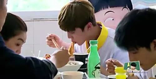 盘点娱乐圈中的吃货明星,baby光吃不胖惹人羡