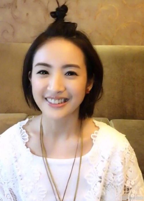 35岁林依晨满脸胶原蛋白似高中生 娱圈她们年过30仍少女