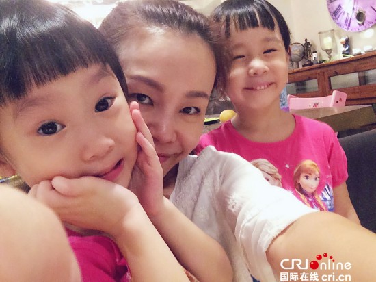 《歌手》彭佳慧与儿女合照曝光 被称人生赢家