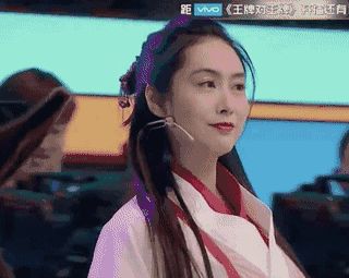 朱茵说她的冻龄秘籍是爱对人 我更羡慕她放肆笑还不长纹