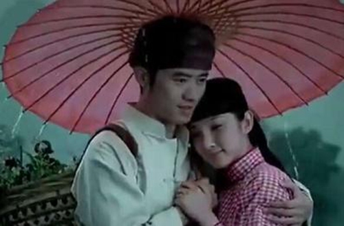 明星们都从拍广告出道:赵丽颖嫩杨幂学生气 林