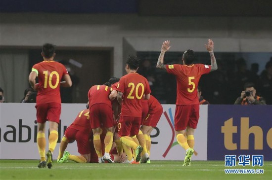 国足赢了!中国队1:0战胜韩国队 于大宝一粒进球