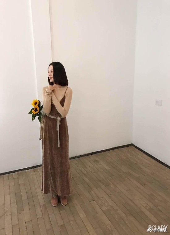 不必再问晚晚同款，学好这套色彩哲学就能穿出高级感