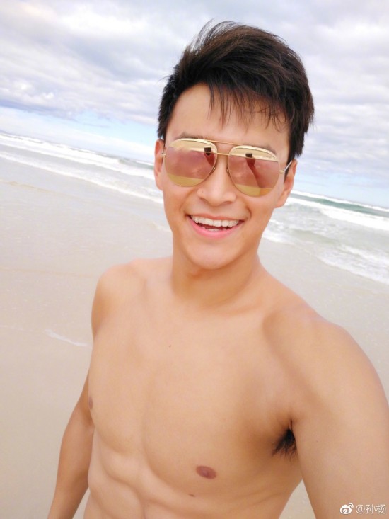 孙杨晒自拍牙齿整齐 网友:孙杨整牙了!--湖北频道--人民网