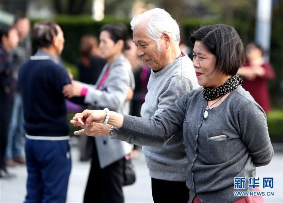 陕西老年人口_今年陕西老年人口将超过450万(2)