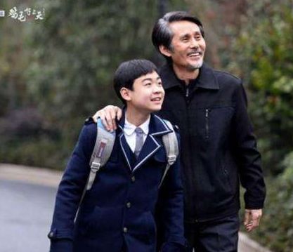 《鸡毛飞上天》第49至58集剧情介绍:骆父意外坠亡 陈江河骆玉珠冷战