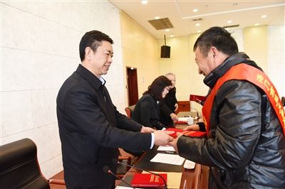 江苏省海门市人口_工资 上保险 ,定期 足额领 江苏海门在全省率先建立农民工(2)