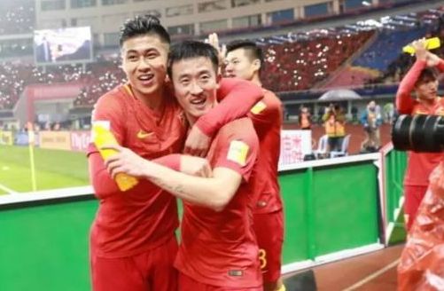 姜至鹏回应出轨 已离婚1年国足输球前妻落井下石 图片 33184 501x328