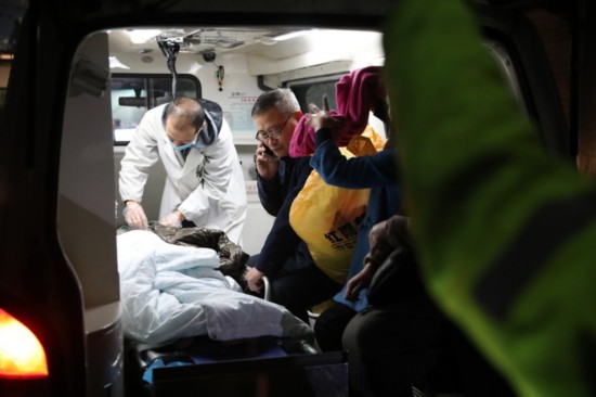 瑞安塘下民房倒塌 2人被困 一名女性已获救