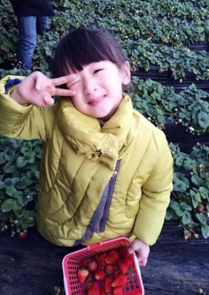 最爱剪刀手自拍的明星 赵丽颖郑爽唐嫣好清纯