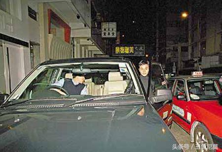 张国荣忌日其男友唐鹤德上热搜 张国唐鹤德幸