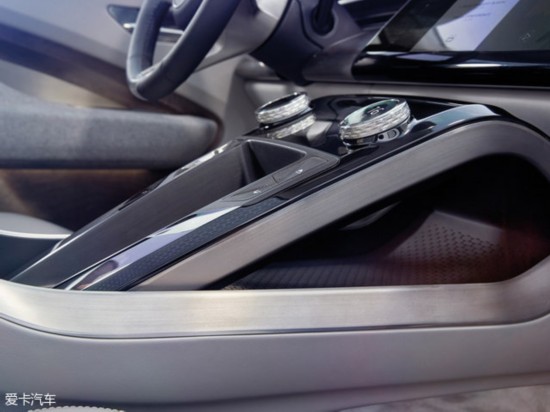 �ݱ�I-PACE���