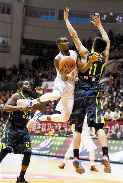 CBA总决赛新疆2比0领先广东队疆粤大战事不过三?
