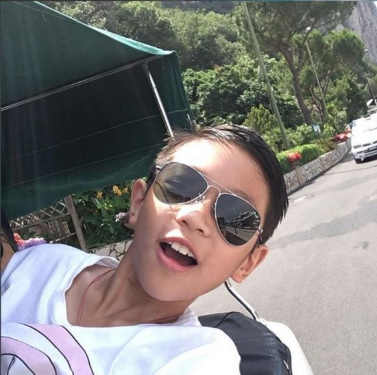 张智霖袁咏仪儿子海量私照曝光!张慕童才11岁