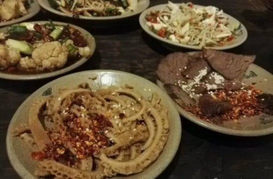 重庆年轻人下馆子的那些习惯 厉害了我的哥