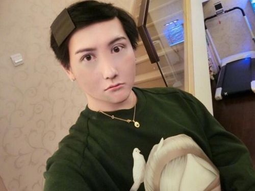 刘梓融掉脸上玻尿酸何炅竟夸他比照片好看