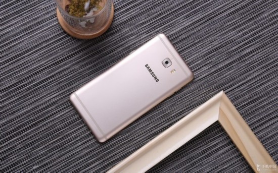 三星Galaxy C9 Pro