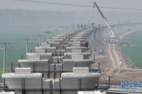 郑万高铁河南段建设稳步推进