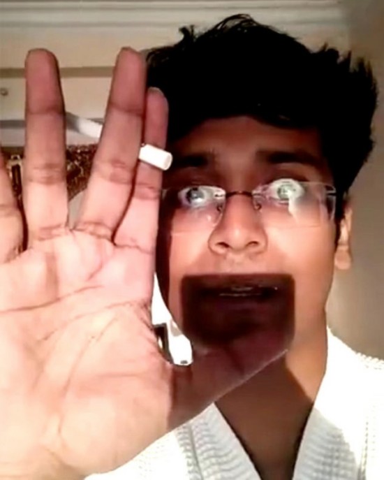 印度吸毒男子因厌倦生活录制自杀视频后跳楼自